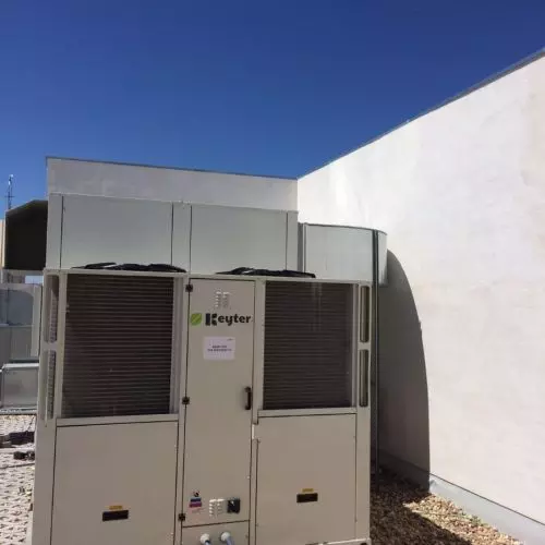 Instalaci&oacute;n de sistema de extracci&oacute;n mec&aacute;nica en edificio en Madrid