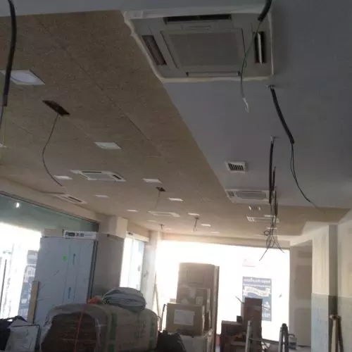 Instalaci&oacute;n de sistema de aire acondicionado para comercio, Madrid