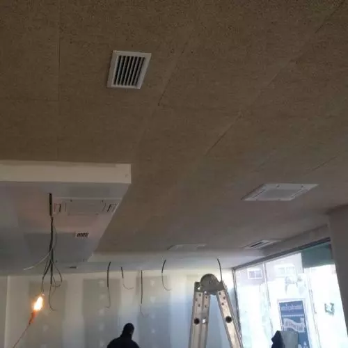 Instalaci&oacute;n de sistema de aire acondicionado para comercio, Madrid